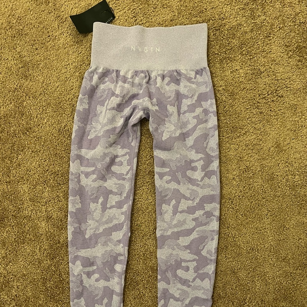 NVGTN LEGGINGS-camo seamless (lilac)